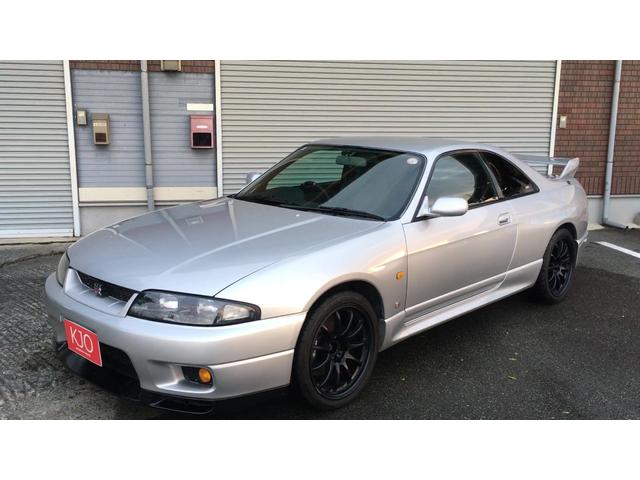 NISSAN SKYLINE GT-R