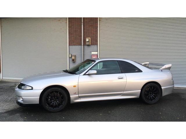 NISSAN SKYLINE GT-R