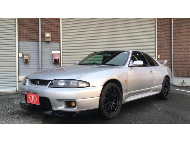 NISSAN SKYLINE GT-R