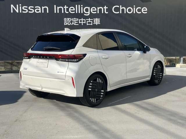 オーラ G レザーエディション ワンオーナ 追突防止 レーダークルーズ 車線逸脱警報装置 寒冷地仕様 禁煙車 LED 盗難防止 記録簿 バックモニター ETC インテリジェントキー メモリーナビゲーション AW キーレスエントリー(3枚目)