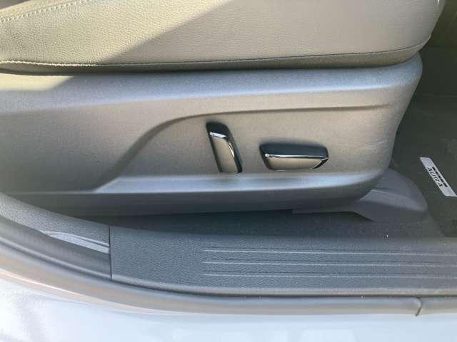 オーラ G レザーエディション ワンオーナ 追突防止 レーダークルーズ 車線逸脱警報装置 寒冷地仕様 禁煙車 LED 盗難防止 記録簿 バックモニター ETC インテリジェントキー メモリーナビゲーション AW キーレスエントリー(7枚目)