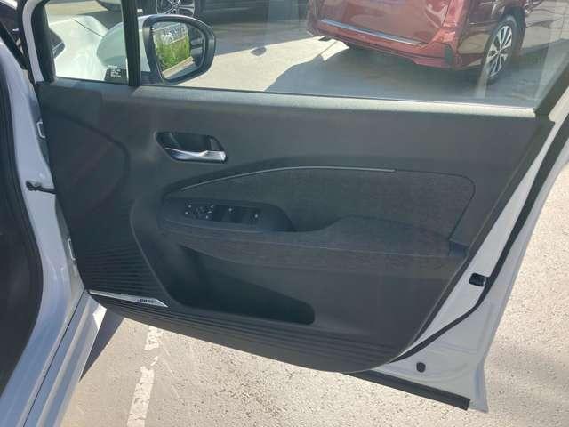 オーラ G レザーエディション ワンオーナ 追突防止 レーダークルーズ 車線逸脱警報装置 寒冷地仕様 禁煙車 LED 盗難防止 記録簿 バックモニター ETC インテリジェントキー メモリーナビゲーション AW キーレスエントリー(8枚目)