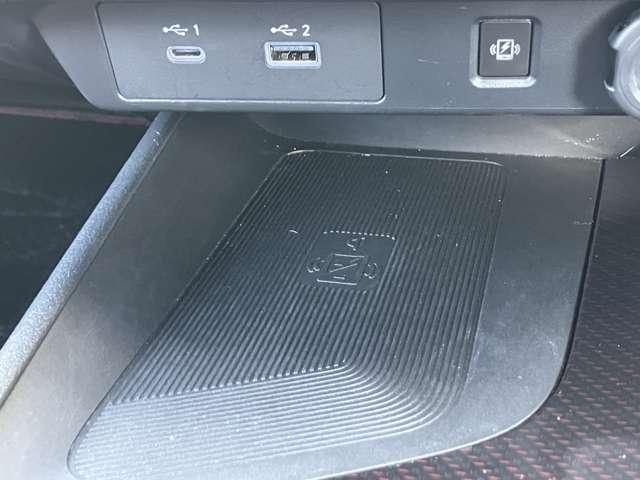 オーラ ニスモ　カーテンエアバッグ　エマブレ　インテリキー　ＥＴＣ　ドラレコ　車線逸脱警報　ワンセグ　キーフリーシステム　ダブルエアバック　定期点検記録簿　アルミホイール　運転席エアバッグ　メモリーナビ　ナビＴＶ（20枚目）