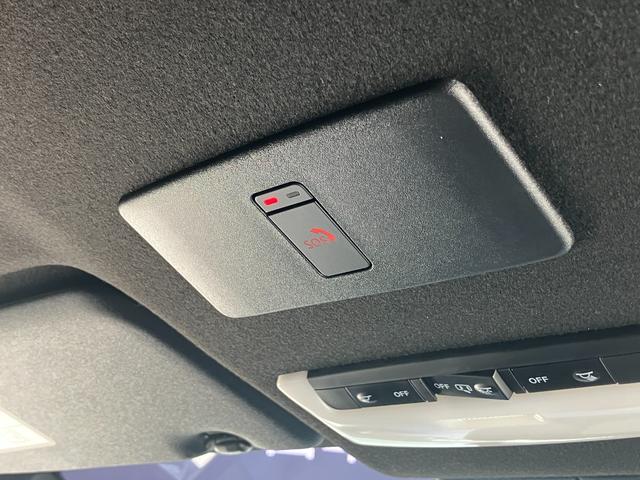 オーラ ニスモ　カーテンエアバッグ　エマブレ　インテリキー　ＥＴＣ　ドラレコ　車線逸脱警報　ワンセグ　キーフリーシステム　ダブルエアバック　定期点検記録簿　アルミホイール　運転席エアバッグ　メモリーナビ　ナビＴＶ（23枚目）