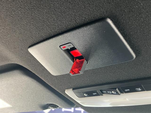 オーラ ニスモ　カーテンエアバッグ　エマブレ　インテリキー　ＥＴＣ　ドラレコ　車線逸脱警報　ワンセグ　キーフリーシステム　ダブルエアバック　定期点検記録簿　アルミホイール　運転席エアバッグ　メモリーナビ　ナビＴＶ（24枚目）