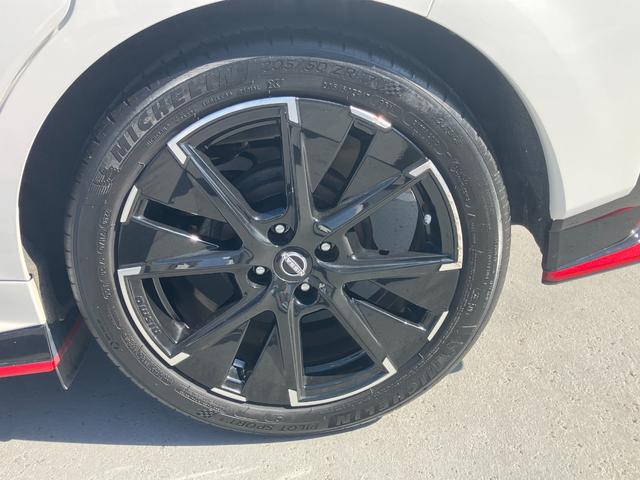 オーラ ニスモ　カーテンエアバッグ　エマブレ　インテリキー　ＥＴＣ　ドラレコ　車線逸脱警報　ワンセグ　キーフリーシステム　ダブルエアバック　定期点検記録簿　アルミホイール　運転席エアバッグ　メモリーナビ　ナビＴＶ（49枚目）