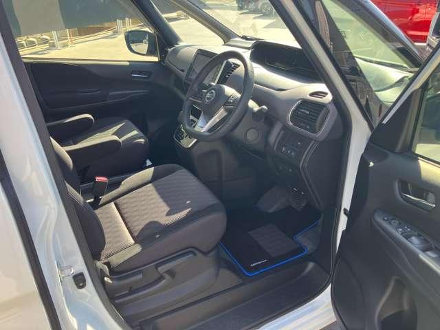 セレナ ｅ－パワー　ハイウェイスターＶ　３６０°カメラ　エマジェンシーブレーキ　１オナ　スマキー　バックカメラ　ＬＥＤ　レーンアシスト　点検記録簿付　ＥＴＣ　ドラレコ　Ａストップ　イモビ　サイドカーテンエアバック　フルオートエアコン　ＡＢＳ（5枚目）