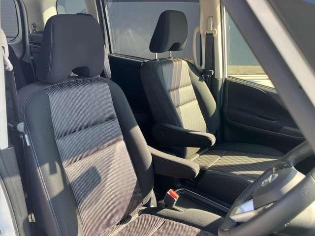 セレナ ｅ－パワー　ハイウェイスターＶ　３６０°カメラ　エマジェンシーブレーキ　１オナ　スマキー　バックカメラ　ＬＥＤ　レーンアシスト　点検記録簿付　ＥＴＣ　ドラレコ　Ａストップ　イモビ　サイドカーテンエアバック　フルオートエアコン　ＡＢＳ（7枚目）