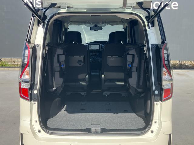 セレナ ｅ－パワー　ハイウェイスターＶ　３６０°カメラ　エマジェンシーブレーキ　１オナ　スマキー　バックカメラ　ＬＥＤ　レーンアシスト　点検記録簿付　ＥＴＣ　ドラレコ　Ａストップ　イモビ　サイドカーテンエアバック　フルオートエアコン　ＡＢＳ（43枚目）