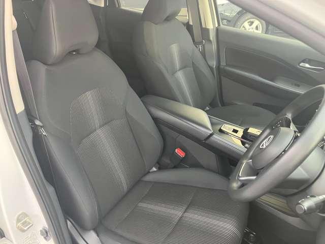 �N�b�V�������\�������A���悭�̂��z�[���h���Ă����t�����g�V�[�g�Ȃ̂ŁA�������Ƃ����^�]���y����Œ����܂��B