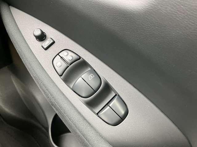 �h�A�~���[�����X�C�b�`�ƃp���[�E�C���h�X�C�b�`��������ł��B