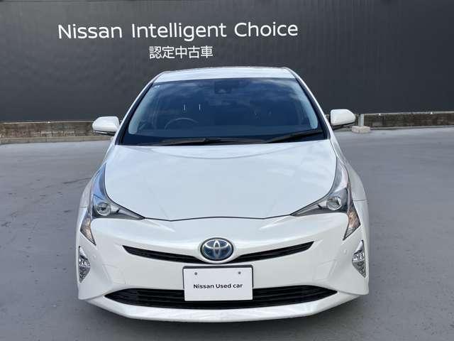 プリウス １．８　Ｓ　社外ナビ　バックカメラ　ＬＥＤヘッドライト　ＬＥＤヘット　盗難防止システム　ＡＣ　ナビ＆ＴＶ　バックガイドモニター　ＥＴＣ車載器　運転席パワーウィンドウ　サイドエアバック　メモリーナビゲーション　リモコンキー　ＡＢＳ　ワンセグ　助手席エアバック（4枚目）