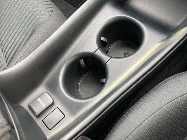 プリウス １．８　Ｓ　社外ナビ　バックカメラ　ＬＥＤヘッドライト　ＬＥＤヘット　盗難防止システム　ＡＣ　ナビ＆ＴＶ　バックガイドモニター　ＥＴＣ車載器　運転席パワーウィンドウ　サイドエアバック　メモリーナビゲーション　リモコンキー　ＡＢＳ　ワンセグ　助手席エアバック（15枚目）