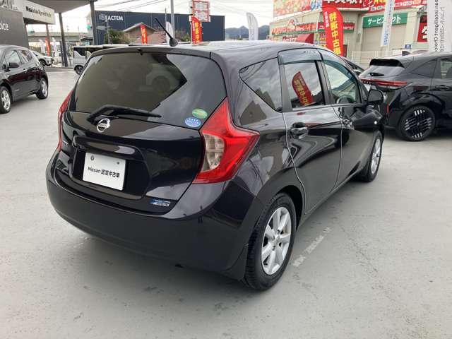 �v���C�o�V-�K���X����������Ă��܂��B�O������Ƃ��͋C�ɂȂ炸�ɁA����ԗ�����ԓ��������ɂ����݌v�ł��B