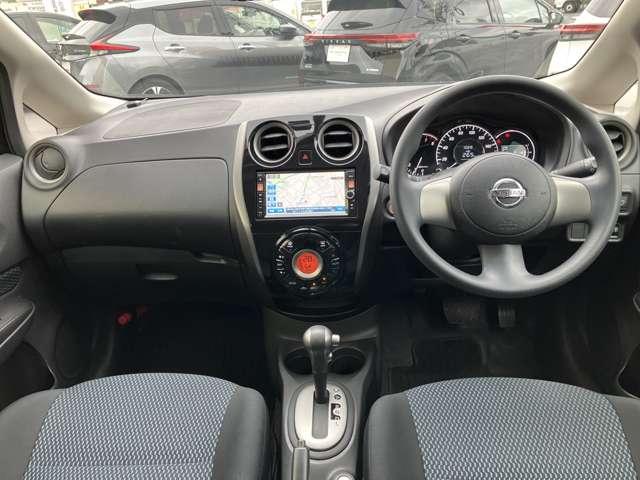 �^�]�Ȃ���̎��E���悭�ǂȂ��������ɂȂ��Ă��^�]���₷���ԗ��ɂȂ��Ă��܂���B