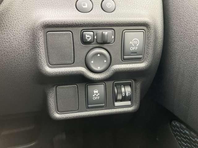 �h�A�~���[������A�C�h�����O�X�g�b�v�I�t�X�C�b�`�Ȃǂ����ő��삵�܂��B