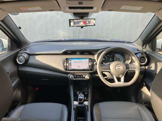 キックス １．２　Ｘ　（ｅ－ＰＯＷＥＲ）　当社試乗車ＵＰ　９インチナビ　ＡＢＳ　エアコン　パワーウィンドウ　衝突被害軽減ブレーキ　フルセグＴＶ　ＬＥＤヘッドランプ　レーダークルーズコントロール　スマートキー　アイドリングストップ　ワンオーナー（4枚目）