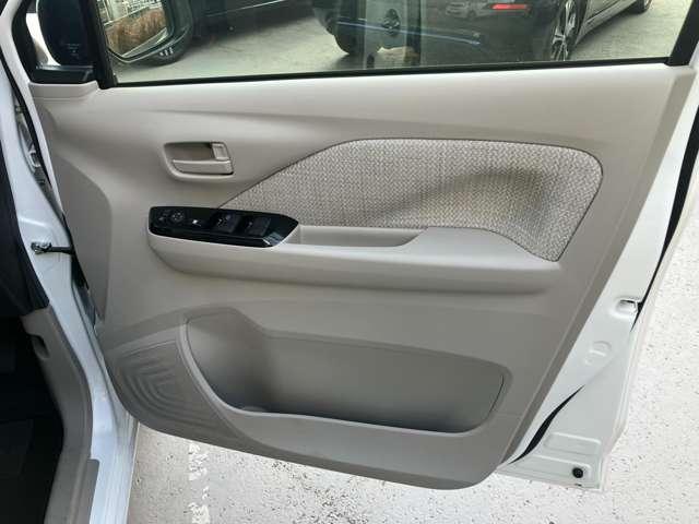 デイズ Ｘ　当社社用車ＵＰ　９インチナビ　アイドリングストップ付き　地デジフルセグ　エマ－ジェンシ－ブレ－キ　インテリキ－　運転席エアバッグ　全周囲モニタ　サイドエアバック　車線逸脱警報　イモビライザー　記録簿（6枚目）