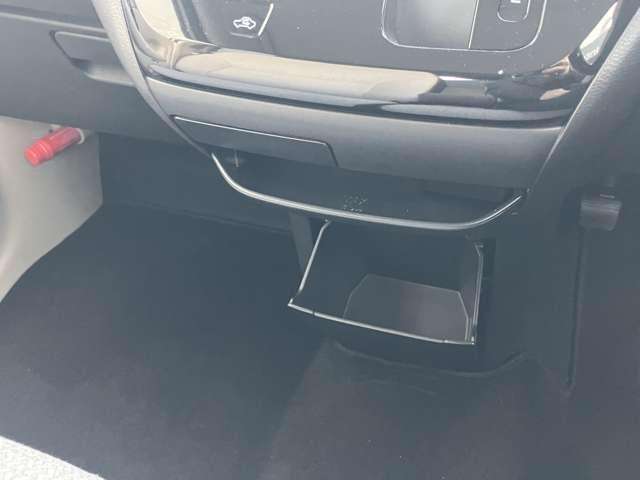 デイズ Ｘ　当社社用車ＵＰ　９インチナビ　アイドリングストップ付き　地デジフルセグ　エマ－ジェンシ－ブレ－キ　インテリキ－　運転席エアバッグ　全周囲モニタ　サイドエアバック　車線逸脱警報　イモビライザー　記録簿（22枚目）