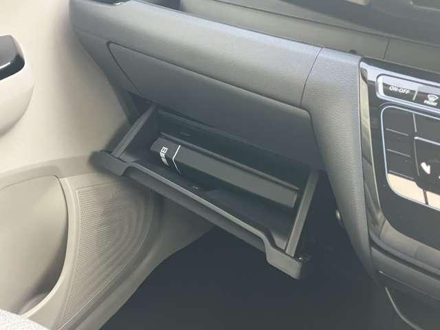 デイズ Ｘ　当社社用車ＵＰ　９インチナビ　アイドリングストップ付き　地デジフルセグ　エマ－ジェンシ－ブレ－キ　インテリキ－　運転席エアバッグ　全周囲モニタ　サイドエアバック　車線逸脱警報　イモビライザー　記録簿（25枚目）