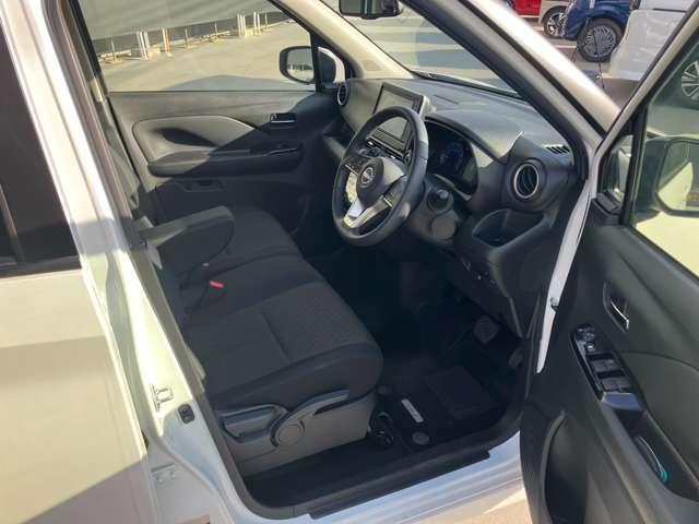 デイズ ハイウェイスター　Ｘ　当社社用車ＵＰ　９インチナビ　リアカメラ　衝突軽減ブレーキ　スマートキ　ＬＤＷ　地デジ　ＡＡＣ　ハイビームアシスト　アイドリングＳ　ワンオーナー車　セキュリティ　ＬＥＤヘッドライト　ナビＴＶ　記録簿（5枚目）