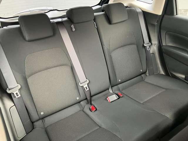 ���㕔���ȁ���Ȃ���l�̕��ł�����������X�y�[�X���m�ہB�������[���V�[�g�̃N�b�V�������_�炩�������O�h���C�u�̔�J���y�����Ă���܂��B