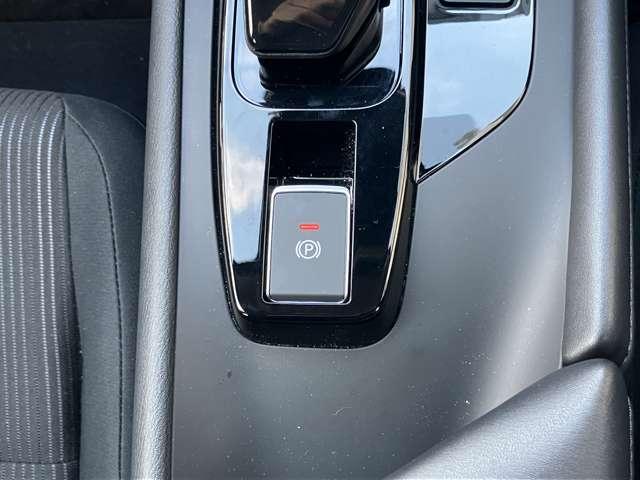 �d���p�[�L���O�u���[�L�̃X�C�b�`�B�M���҂��ȂǂŃu���[�L�𓥂ݑ����Ȃ��Ă��ǂ��A�I�[�g�z�[���h�@�\���������Ă��܂��B