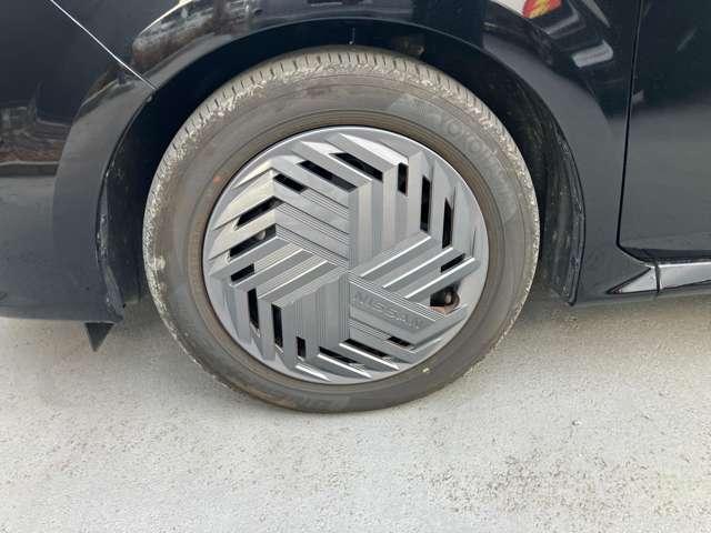 �����̂P�U�C���`�z�C�[���𑕒����Ă���܂��B�^�C���T�C�Y�͂P�W�T�^�U�O�q�P�U�ł��B�z�C�[���J�o�[�𑕒����Ă��܂��B