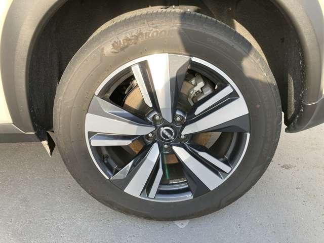 �����̂P�X�C���`�A���~�z�C�[���𑕒����Ă��܂��B�^�C���T�C�Y�́A�Q�R�T�^�T�T�q�P�X�ł��B