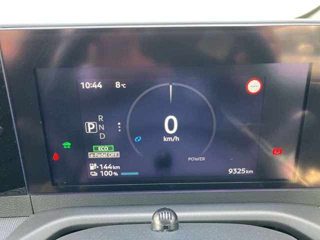 �A�h�o���X�h�h���C�u�A�V�X�g�f�B�X�v���C�i�V�C���`�J���[�f�B�X�v���C�j����������Ă��܂��B�ԗ���Ԃ̕\������S�����̊m�F�E�ݒ�ύX���s���܂��B