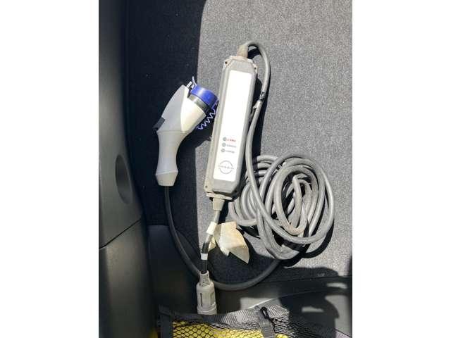 リーフ オーテック　ＭＯＰナビ　バックモニター　プロパイロット　衝突軽減ブレーキ　オートハイビーム　ＬＥＤライト　スマートキー　シートヒーター　バックモニター　フルオートエアコン　メモリーナビ　ＥＴＣ　アルミホイール（8枚目）