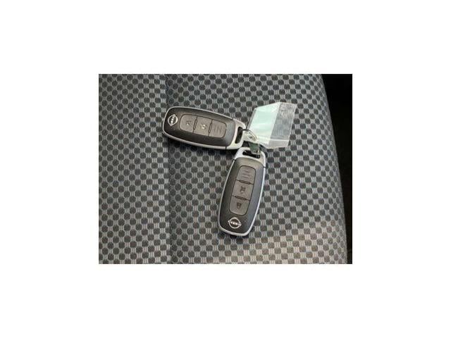 �C���e���W�F���g�L�[�@�L�[���|�P�b�g�Ȃǂɓ���Ă����΁A���N�G�X�g�X�C�b�`�����������ŁA�h�A�̃��b�N�E�A�����b�N���ł��G���W���̎n���E��~���L�[�����o�����ƂȂ��ł��܂��B