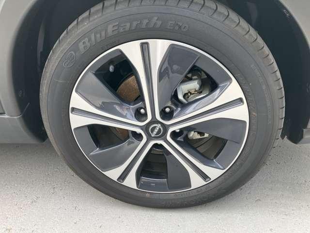 �����̂P�V�C���`�A���~�z�C�[���𑕒����Ă���܂��B�^�C���T�C�Y�͂Q�O�T�^�T�T�q�P�V�ł��B