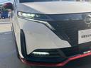 LEDヘッドランプ:ハロゲンランプの約2倍の光量でより明るく遠くを照らし、夜間走行時の視認性を高めます。