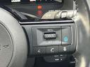 ハンドルの右側にはプロパイロットのスイッチが装備されています。高速道路で前車に追従クルーズ（アクセル・ブレーキ・ハンドル制御）ができて運転の疲れを軽減します。