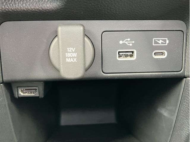 ステップワゴン ｅ：ＨＥＶスパーダ　ワンオーナー・９インチナビ・ルーフモニター・マルチビューカメラ・オットマンシート・ＴＶ・ＵＳＢ／Ｂｌｕｅｔｏｏｔｈ接続・パワーテールゲート・トリプルゾーンフルオートエアコン・両側パワースライドドア（12枚目）
