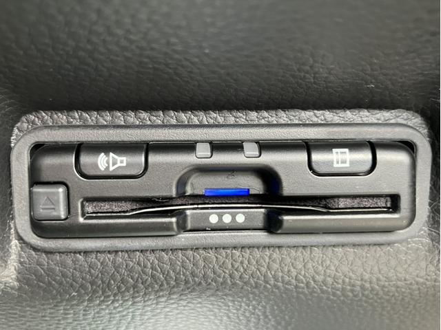 ステップワゴン ｅ：ＨＥＶスパーダ　ワンオーナー・９インチナビ・ルーフモニター・マルチビューカメラ・オットマンシート・ＴＶ・ＵＳＢ／Ｂｌｕｅｔｏｏｔｈ接続・パワーテールゲート・トリプルゾーンフルオートエアコン・両側パワースライドドア（16枚目）