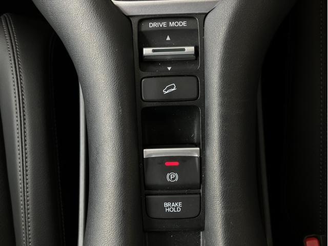 ＺＲ－Ｖ ｅ：ＨＥＶＺ　当社デモカー・ホンダコネクトナビ・マルチビューカメラ・ドラレコ・レザーシート・シートヒーター・パワーシート・ＢＯＳＥサウンド・パワーテールゲート・ワイヤレス充電・ブラインドスポットインフォメーション（12枚目）