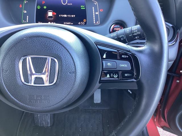 フィット ｅ：ＨＥＶホームブラックスタイル　当社デモカー・ディスプレイオーディオ／ＨＤＭＩ／ＵＳＢ／Ｂｌｕｅｔｏｏｔｈ接続・リアカメラ・前後ドラレコ・ＥＴＣ・ＬＥＤヘッドライト・衝突軽減ブレーキ・クルーズコントロール・スマートキー　Ｂカメラ（15枚目）
