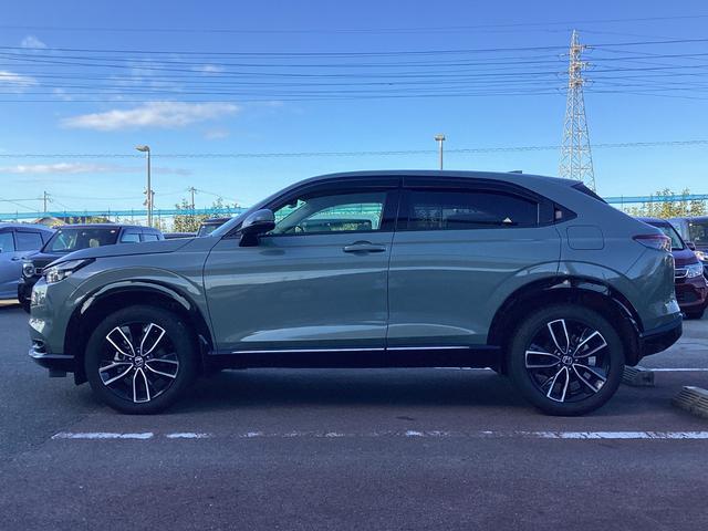 ヴェゼル ｅ：ＨＥＶＺ　当社デモカー・ナビ・マルチビューカメラ・ワイヤレス充電・前後ドラレコ・パワーテールゲート・プレミアムオーディオ・ブラインドスポットインフォメーション・ＥＴＣ２．０・ＬＥＤヘッドライト・衝突軽減ブレーキ（33枚目）