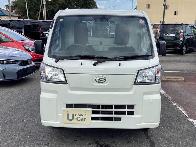 ハイゼットトラック スタンダード　当社代車使用車両・５ＭＴ・４ＷＤ・スマアシ・エアコン・パワステ・ラジオ　整備記録簿有　ＷエアＢ　コーナーセンサ　Ａストップ　パートタイム４ＷＤ　横滑り防止装置　オートエアコン　エアバック　禁煙車（2枚目）