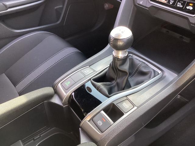 シビック ハッチバック 6MT・ナビ・リアカメラ・ダウンサス・社外マフラー・無限テールレンズ・LEDヘッドライト・ドラレコ・ETC・衝突軽減ブレーキ・オートエアコン 追突軽減ブレーキ 1オーナー Bモニター 整備記録簿(14枚目)