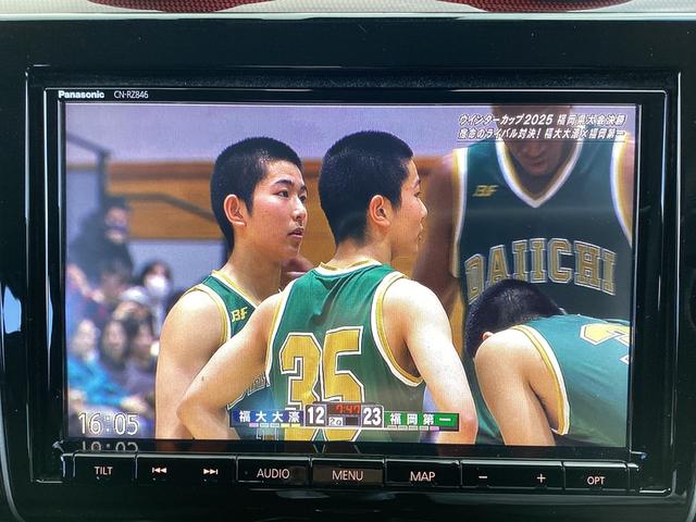 スイフトスポーツ ベースグレード　ワンオーナー・全方位モニター・ナビ・ＥＴＣ・オートエアコン・セーフティーパッケージ・オートエアコン・スマートキー・ドラレコ　被害軽減ブレーキ　全方位カメラ付き　ＤＶＤ視聴可　１オナ　横滑り防止システム（7枚目）