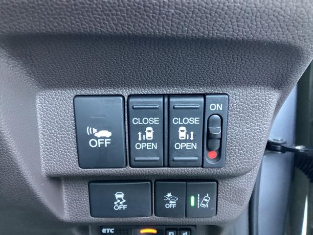 フリードハイブリッド ハイブリッド・Ｇホンダセンシング　ワンオーナー・７人乗り・ナビ・リアカメラ・ＬＥＤヘッドライト・衝突軽減ブレーキ・クルーズコントロール・スマートキー・ＥＴＣ・オートエアコン・　キーフリーシステム　１オ－ナ－　記録簿　ＤＶＤ再生可能（15枚目）