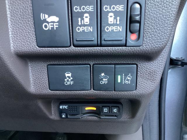 フリードハイブリッド ハイブリッド・Ｇホンダセンシング　ワンオーナー・７人乗り・ナビ・リアカメラ・ＬＥＤヘッドライト・衝突軽減ブレーキ・クルーズコントロール・スマートキー・ＥＴＣ・オートエアコン・　キーフリーシステム　１オ－ナ－　記録簿　ＤＶＤ再生可能（16枚目）