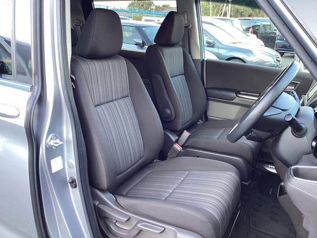 フリードハイブリッド ハイブリッド・Ｇホンダセンシング　ワンオーナー・７人乗り・ナビ・リアカメラ・ＬＥＤヘッドライト・衝突軽減ブレーキ・クルーズコントロール・スマートキー・ＥＴＣ・オートエアコン・　キーフリーシステム　１オ－ナ－　記録簿　ＤＶＤ再生可能（19枚目）