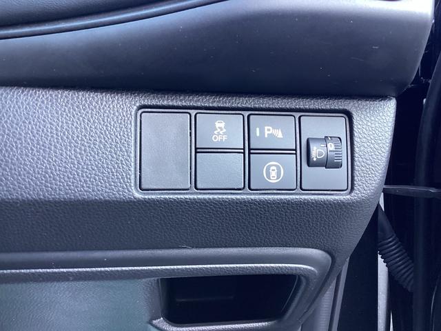 ヴェゼル ｅ：ＨＥＶＸ　ワンオーナー・ディスプレイオーディオ・リアカメラ・ＥＴＣ・ＬＥＤヘッドライト・衝突軽減ブレーキ・クルーズコントロール・スマートキー・電子パーキング・ブレーキホールド　ＡＡＣ　スマ－トキ－　誤発進抑制（12枚目）