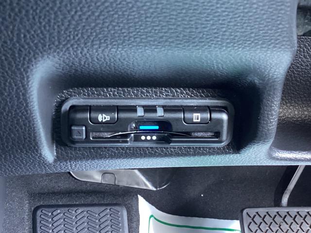 ヴェゼル ｅ：ＨＥＶＸ　ワンオーナー・ディスプレイオーディオ・リアカメラ・ＥＴＣ・ＬＥＤヘッドライト・衝突軽減ブレーキ・クルーズコントロール・スマートキー・電子パーキング・ブレーキホールド　ＡＡＣ　スマ－トキ－　誤発進抑制（13枚目）