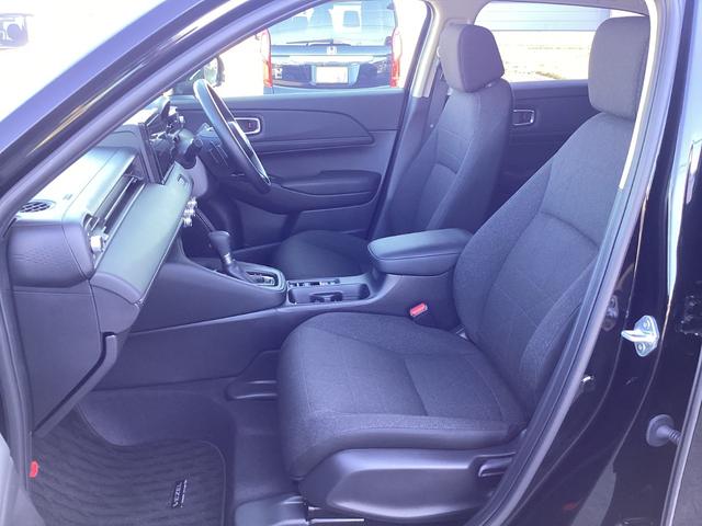 ヴェゼル ｅ：ＨＥＶＸ　ワンオーナー・ディスプレイオーディオ・リアカメラ・ＥＴＣ・ＬＥＤヘッドライト・衝突軽減ブレーキ・クルーズコントロール・スマートキー・電子パーキング・ブレーキホールド　ＡＡＣ　スマ－トキ－　誤発進抑制（17枚目）