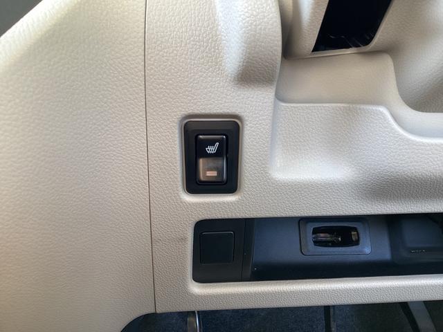 運転席はシートヒーター付き